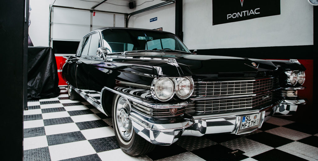 Cadillac Fleetwood Garage
