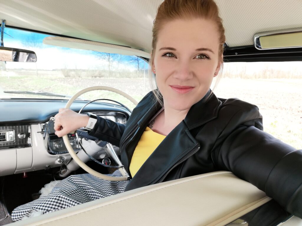 1956er Cadillac Deville mit Chauffeur