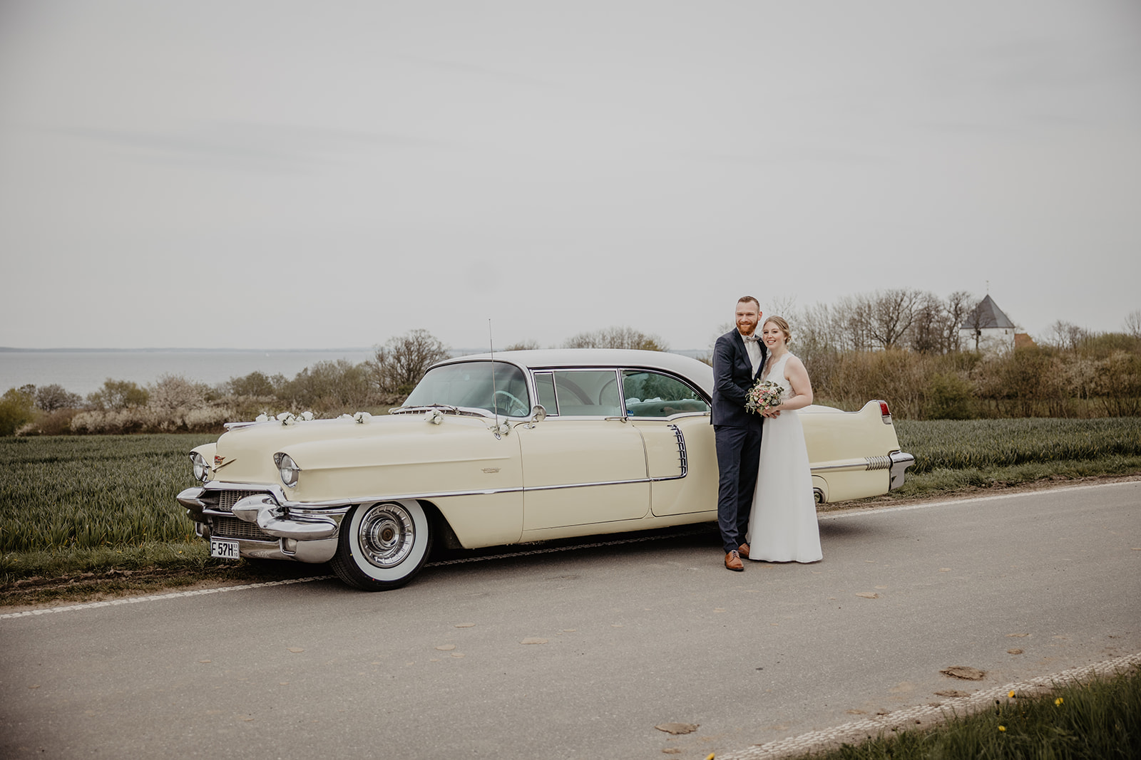 Cadillac 1956 mit Brautpaar